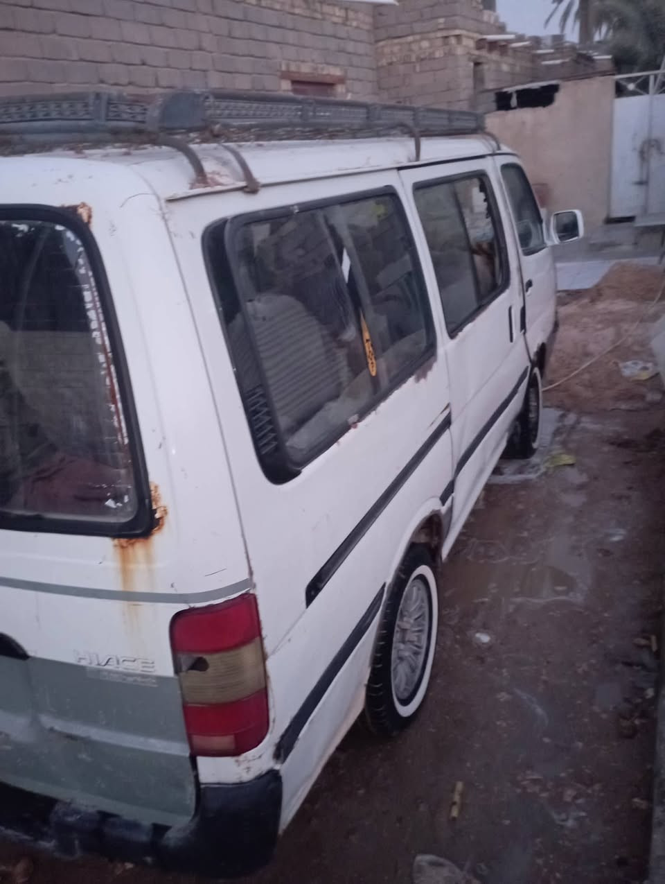 سلام عليكم كيه هايس السياره متروكه صارلها 8 أشهر شرط  اجيب باتري واشغل السياره اصوليه واكفلها الك وراعيها  موجود نقصها فقط بريشر مال بريك مكان ناصريه مركز سعرها 25 قفل ملاحضه مكينه  وكير  جدد  ***********
