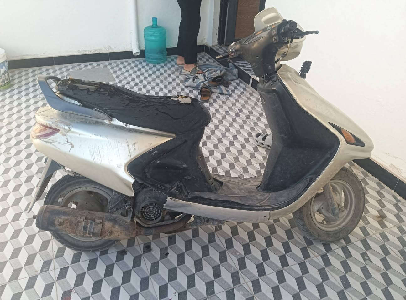 للبيع دراجه فراشه ما مفتوحه ابد وتجي تفحص
محرك نضيف 
معه لعلم صورتها وما مغسوله هيه وذا تغسلها تطلع ارتب 
دراجه حلوه مرتبه تخبل مستعجل على بيعها
يراد الها بس كفرات جدد وانته تشتريهن مكاني حله بابل 
دراجه اذا تعجبك ادخل خاص غيره لتجيني 
اريدها ب 300 وبيها مجال قليل لتجيني اقل من 250 
دراجه بطله بطله يراد الها بس كفرات


**إذا كنت صاحب هذا الإعلان وتريد حذفه لأي سبب، رجاءا أرسل رسالة إلى الدعم الفني**