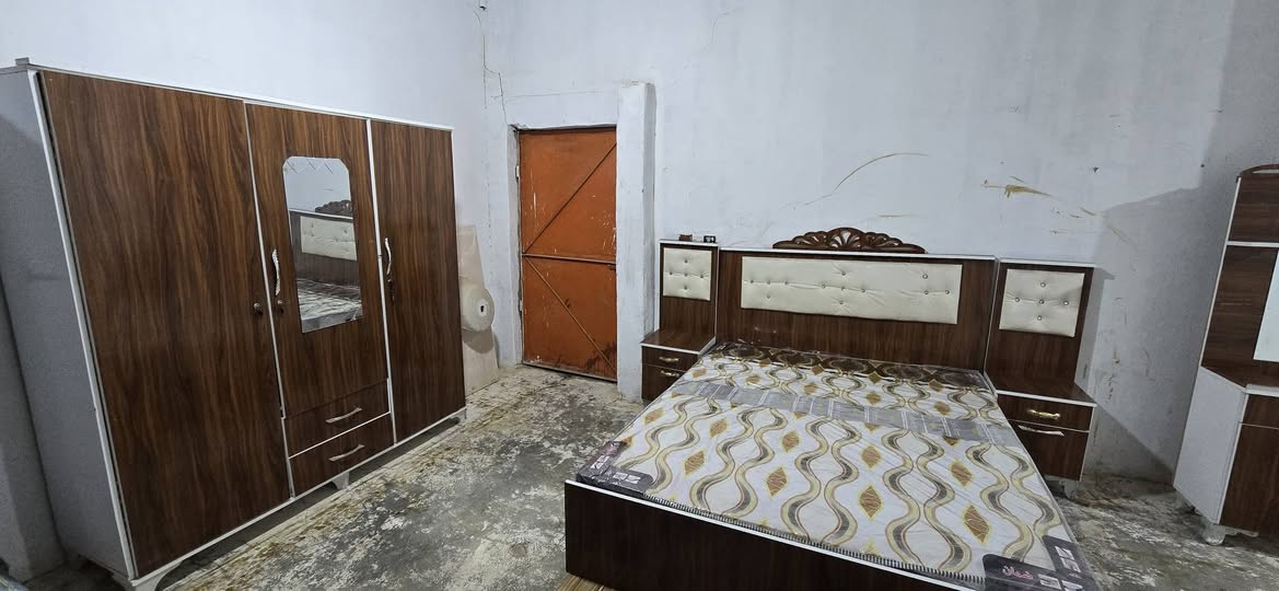 اثث بيتك بأنسب الاسعار سعار الشمال 🌹 
غرفه نوم نجارة شغل السليمانية نضيفه حيل السعر 325 وبيها مجال 
صلاح الدين ناحية العلم قرية الربيضة خلف مدرسه سومر للبنين 
***********
يوجد خدمة توصيل داخل المحافظة فقط 🚛
