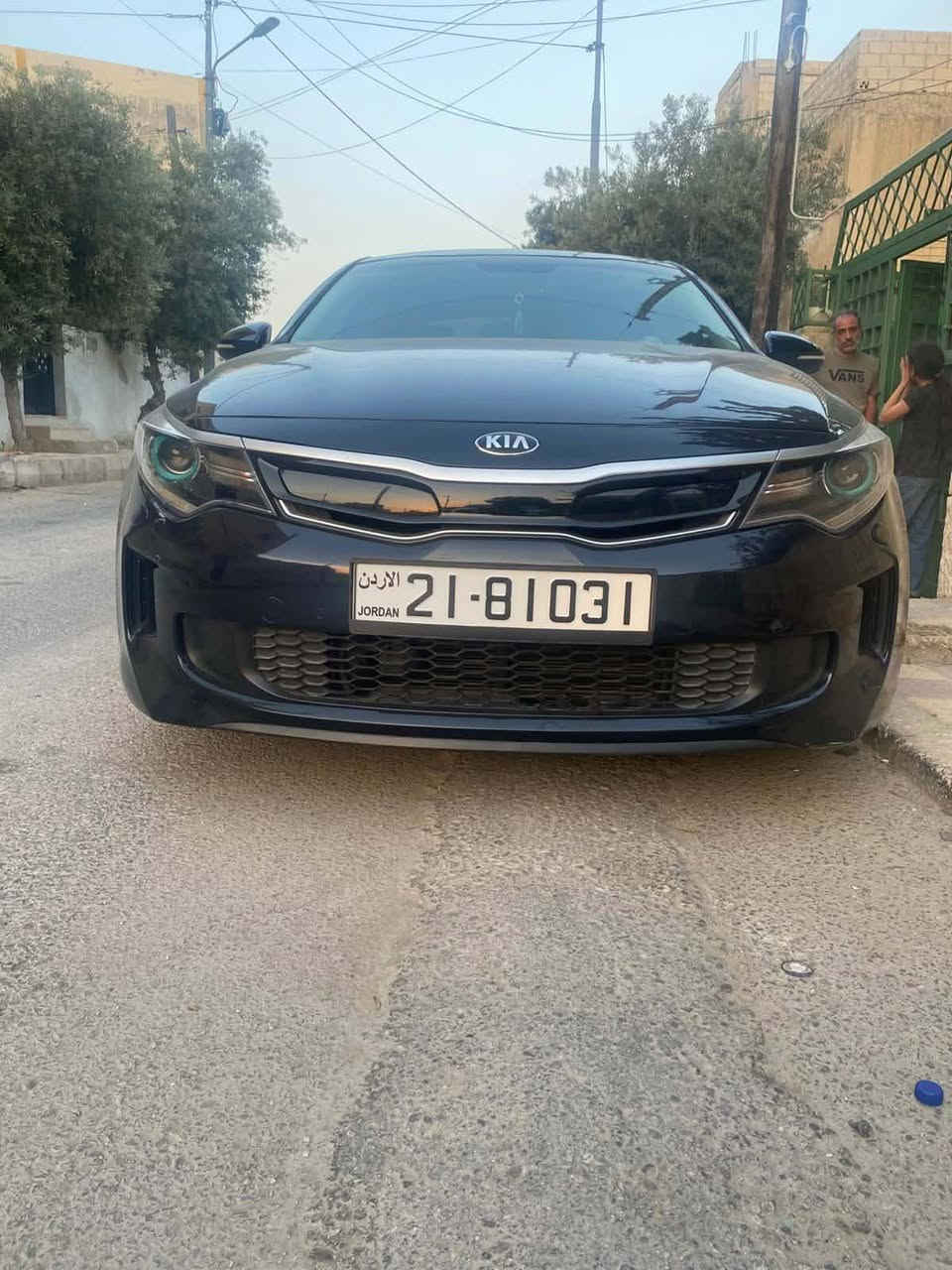 🚗 كيا أوبتيما 2017 هايبرد - أعلى صنف (فل كامل) وارد الشركة 🚗
المواصفات الرئيسية:
المحرك: 2000cc هايبرد (اقتصادي وقوي).
العداد: 162 ألف كيلومتر أصلي.
الجير: توبترونيك.
الترخيص: مرخصة ومؤمنة لشهر 10.
🌟 الإضافات والمميزات (أعلى صنف):
السقف: فتحة سقف بانوراما متحركة.
الأنظمة الذكية: نظام الدخول والتشغيل الذكي (بصمة)، مثبت سرعة، و3 وضعيات قيادة مختلفة.
الأمان: نظام مراقبة النقطة العمياء (BSM) على المرايا، حساسات اصطدام أمامية وخلفية، وحساسات مطر للمساحات.
الإضاءة والمرايا: أضواء أمامية ذكية مع إضاءة نهارية LED، غمازات على المرايا الجانبية، والمرايا قابلة للطي كهربائياً بشكل آلي.
التكنولوجيا: شاشة كيا الأصلية تعمل باللمس، وكاميرا خلفية عالية الوضوح.
الإضافات الخارجية: جنط قياس 17 إنش مع طقم كوشوك جديد.
المواقع عمان خريبه السوق 
السعر 11800الف 
للجادين فقط ابعث خاص عمان, محافظة عمان


**إذا كنت صاحب هذا الإعلان وتريد حذفه لأي سبب، رجاءا أرسل رسالة إلى الدعم الفني**