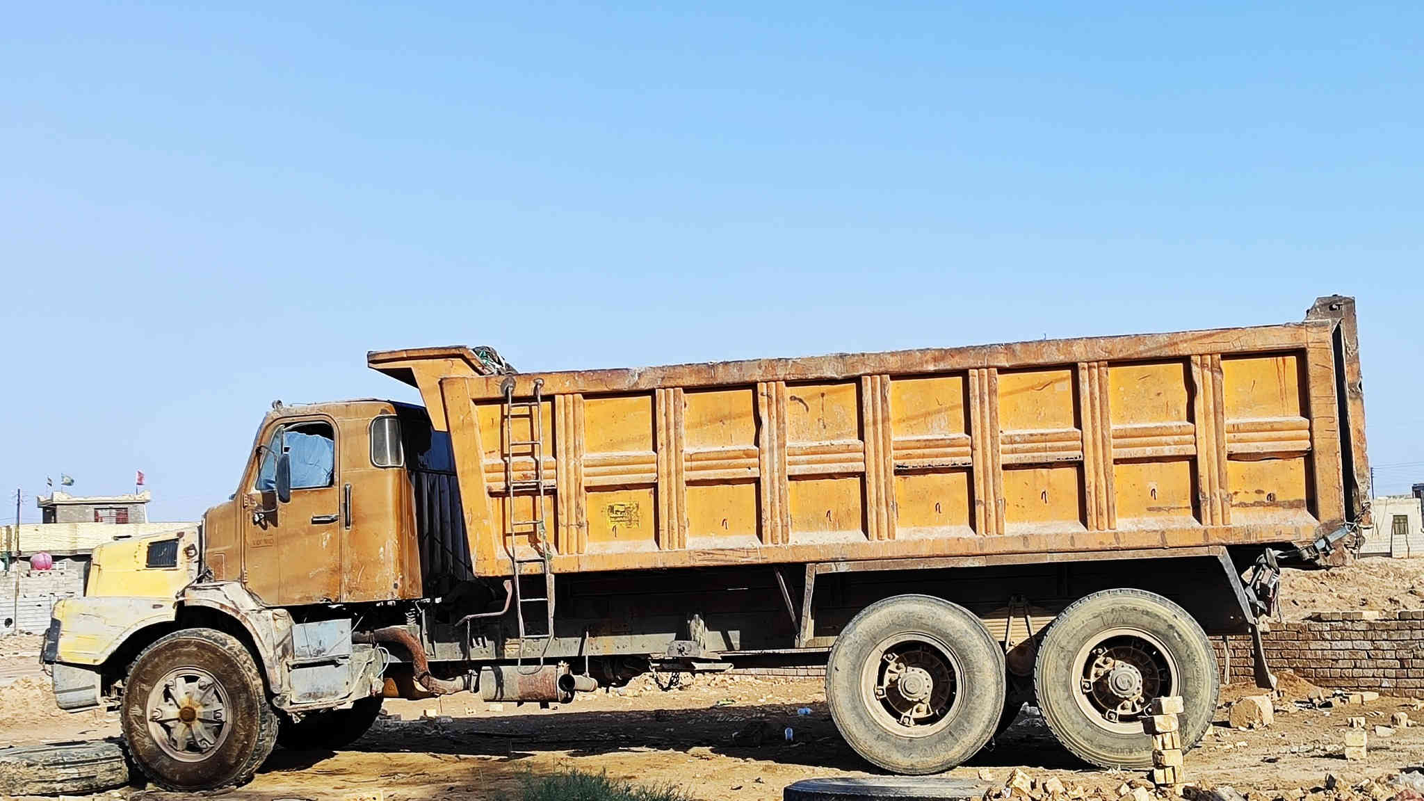 سلام عليكم فالفو للبيع سعر 12وبيهء مجال رقم نكليزي بسامينه 
شاصي مكفول كير مكفول مكينه مكفوله مجموع مكفوله تايرات 
زوج جديد ولباقي نص عمر  متواجد علفيس
