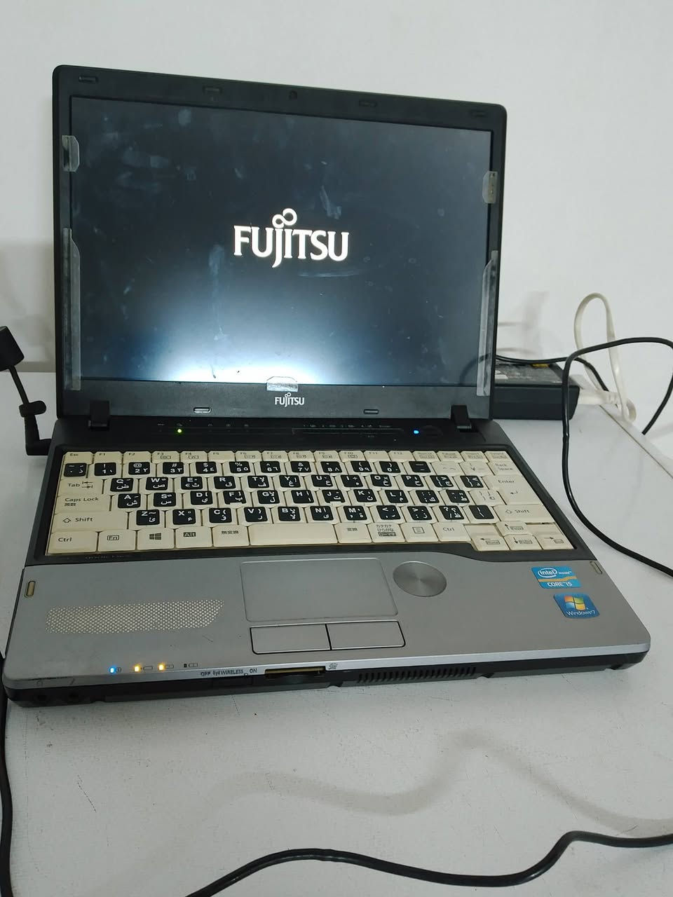 سلام وعليكم يوجد بيع لابتوب والله مستخدم شي قليل الله شاهد واحتاجيت لان ظروفي صعبه ودببعو السعر 150هو والمضخم والسماعات وبي مجال قليل اليريدتفاصيل أكثر هذا الرقم نوعيه زينه بس انا معغف تفاصيلو اكثيغ اشتغيتونو ددرس بينو بس احتاجيتو وهسه دبيعو 
***********
