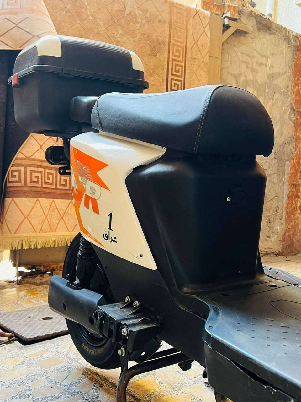 دراجه شحن الاسم GR كامله مكفوله 
السعر 400 وبيه مجال مرواس عادي 
عدد البطاريات 5 تاتنوم
دراجه نقص فقط جاملغ خلفي
كله شغاله اسوجين بصمتين.
***********
