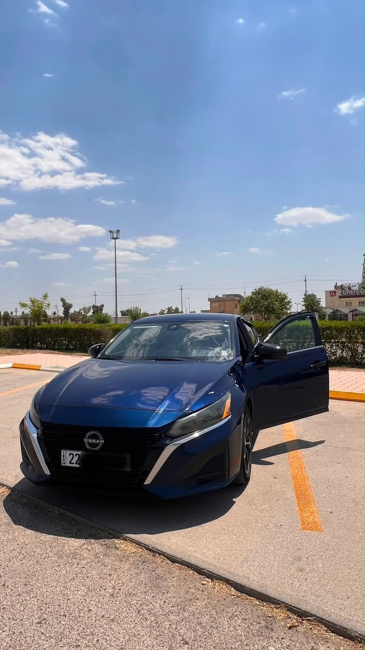 للبيع التيما SR    2023
السعر 142 بي مجال بسيط 
*********** 
الون ازرق 
ماشيه 170 الف KM 
فول ماعدى سلايت 
5 بصمات 
رادار 360 درجة 
ويل كروم SR بلادي 
تايرات شركة 
رادار جانبي خلفي 
حجر بلادي 
شفتات ستيرن 
تثبيت سرعه 
شاشه لمس 
تحكم ستيرن 
تبريد ثلج 
كشن جلد +كهرباء 
ضرر السياره فقط قطعتين بجم كبس  
رقم اربيل جديد سنويه 2030
