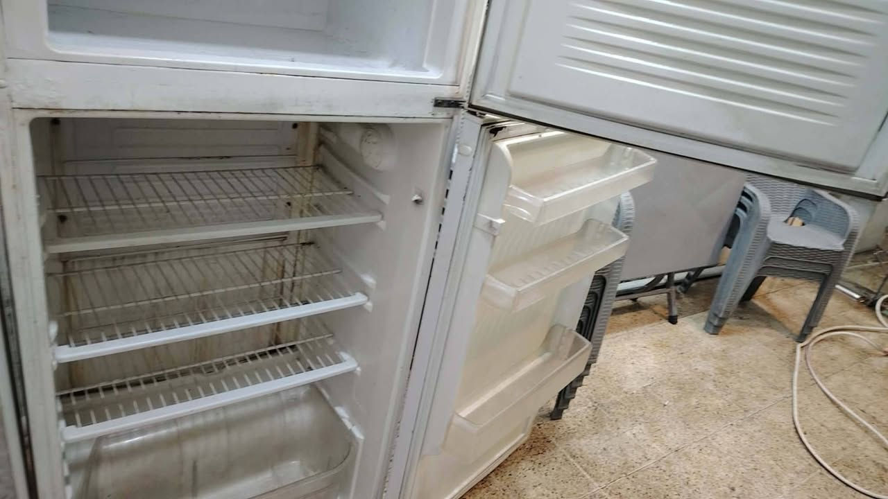 ثلاجه للبيع نضافه ٩٠ بل ١٠٠ موقع موصل حي ال ميثاق تفاصيل أكثر تواصل  *********** اسيا
*********** كورك
