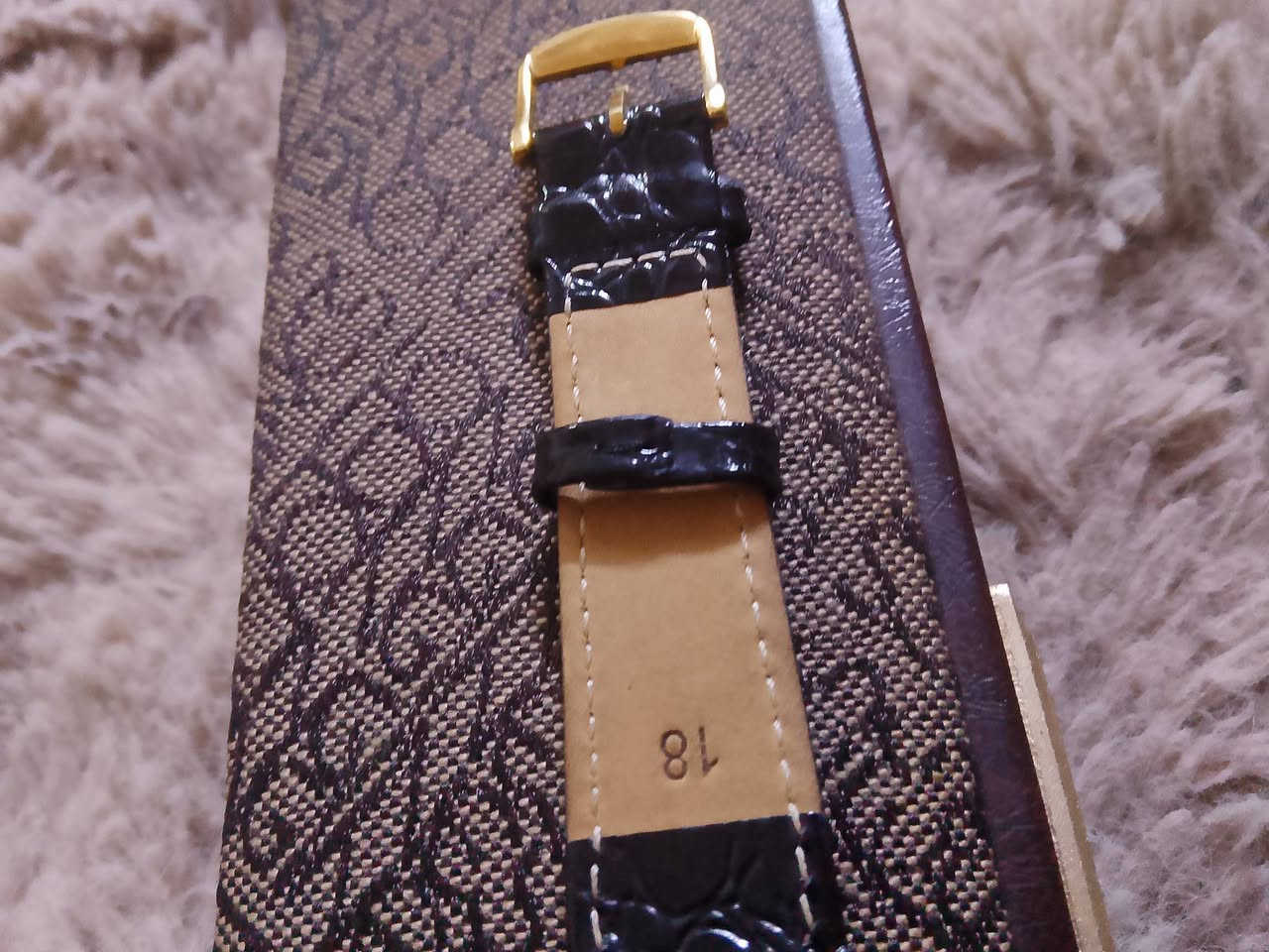 السلام عليكم.. لونجين نصب..كلشي بيها اصلي وعلبتها الاصليه..التواصل على الواتس *********** ..
