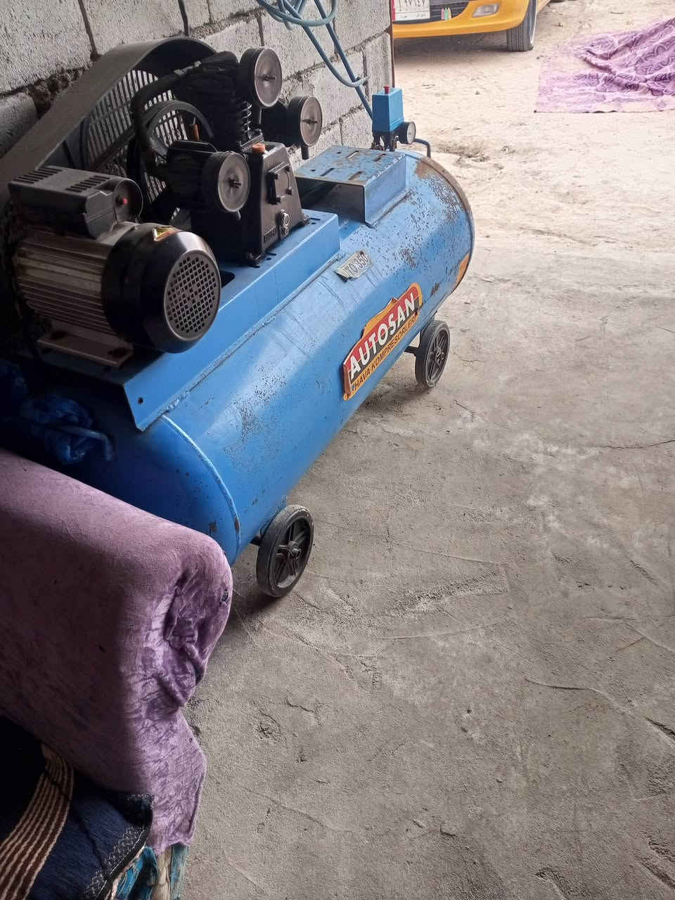 متاح مدكات عدد 2 نضيفات كلش+ ماطور غسل نوعية جيده فقط اصونده عايز+ كمبريسر حجم 350 لتر تاروسه 3 بستم + صوندات 2 + گيج مكاني ناصرية مركز ***********

