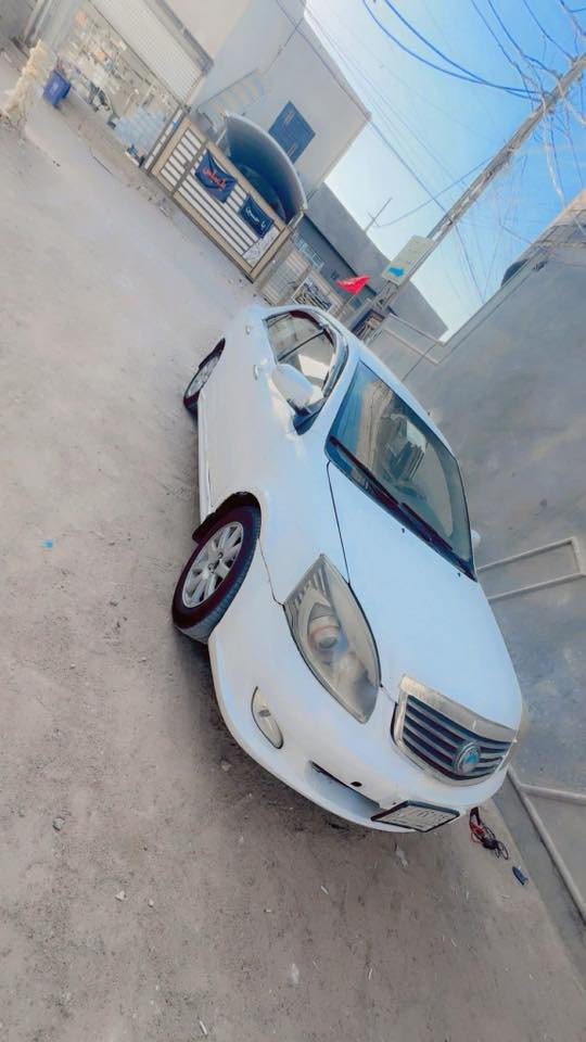 سلام عليكم جيلي موبل مديل 2012 توه مبدل حداده كامله ومشط وراديتر امس شادهن  كير ومحرك بلاد سياره مصبوقه جماليه صبق مضبوط سنويتها مجدده 29 تنتهي رقم بصره موجوده سياره بل بصره تنومه السعر 35مكلف بل نشر  ***********
