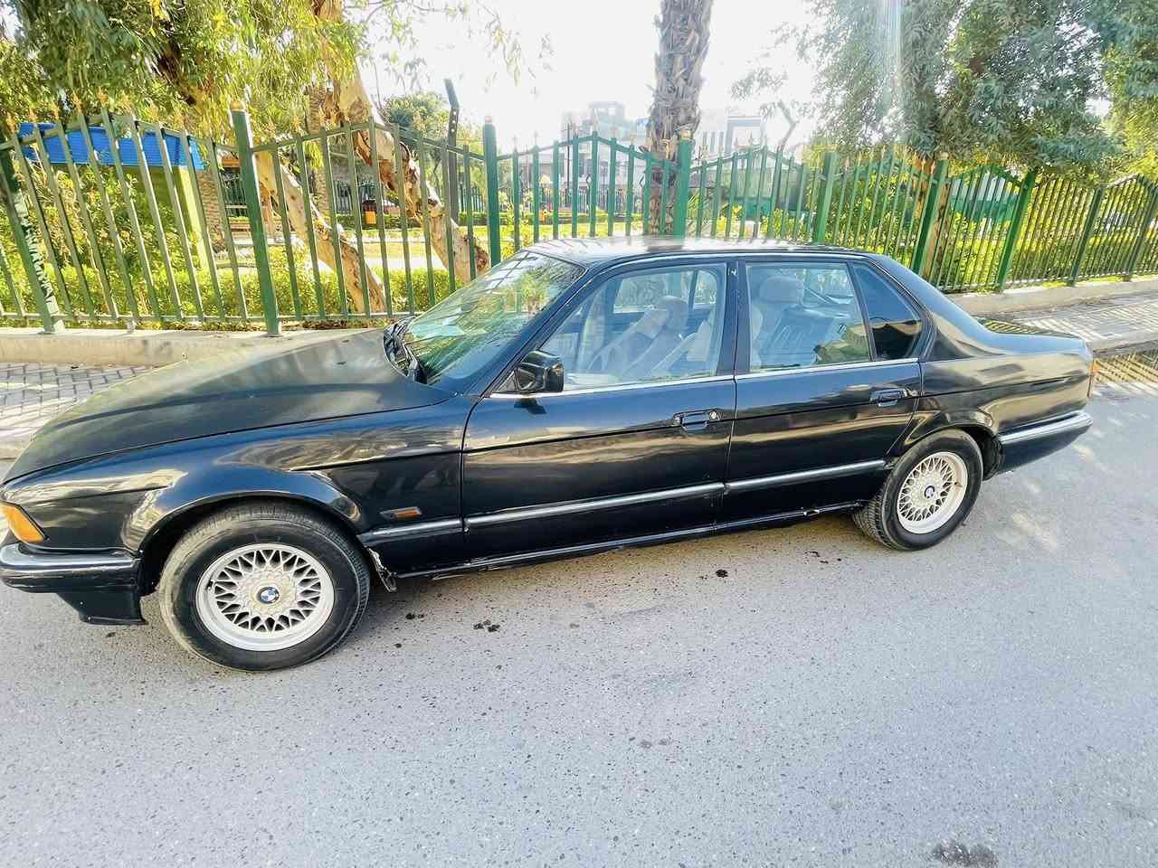 سلام عليكم للبيع بي ام دبليو
موديل ١٩٨٩ رقم بغداد الجديد 
محرگ گير خير من الله و كهربائيات 
مكاني بغداد السيدية 
السعر ٤٠ ورقة و بيها مجال
الرقم *********** بي واتساب
*********** بي واتساب
