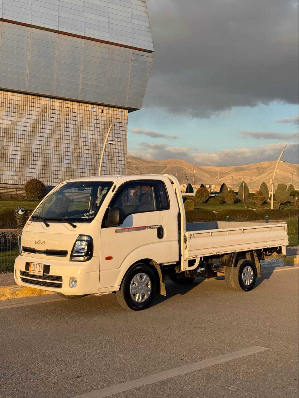 کیا ٣٠٠٠ سۆپەر مەکینە رەشی پلاک ، مەکینە مەرخوب سەیارەکە زۆر جوانە بێ کیشەیە  کەمیک بوخواری زۆرە باقی هەمو گیانی بەشەرت  ناوبۆدی  و برێک و هەموو شتی دانراوە مەزبوتە  سەیارەکە زۆر جوانە  نرخی زۆر مناسبە  ، ئەگەر موشتەری نیت نامەو تەلەفون مەکە  *********** السليمانية, العراق
