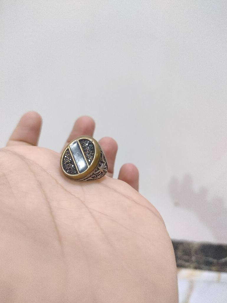 خاتم فضه شبابي صياغة روعة الجانب مجسم نخله 🌴متوج بشذر 💕💎💍بسعر مناسب جدا اريده ٣٠ ع السوق القديم مكاني كربلاء يوجد توصيل لجميع المحافظات واتساب *********** / *********** 💞🌴💍💎🌴❤️ كربلاء, العراق
