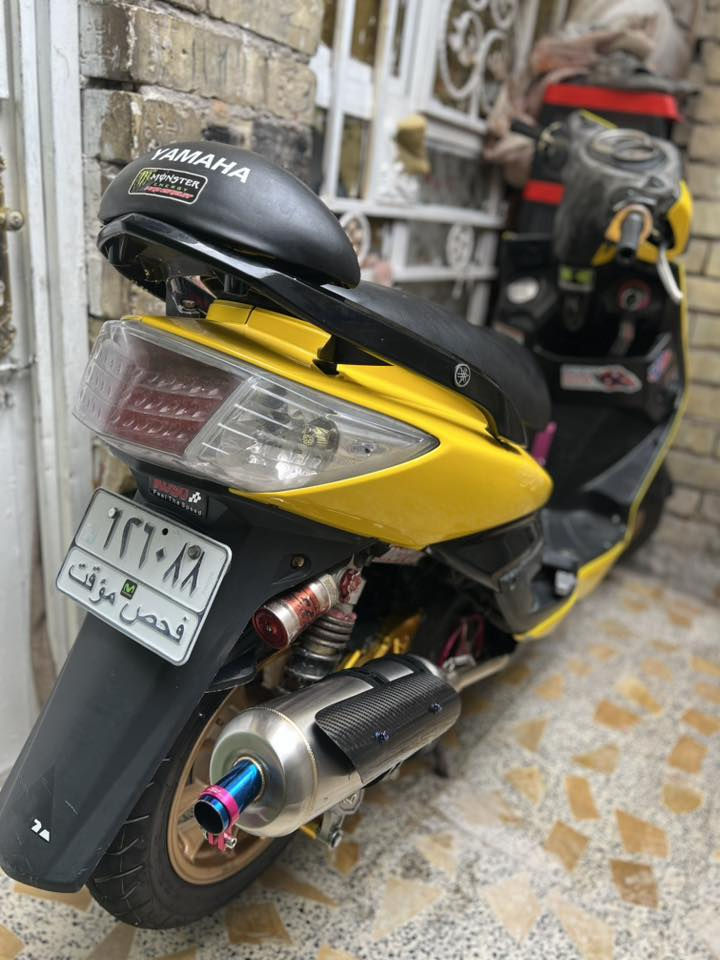 السلام عليكم 
دراجه سكنس فحل 
موديل 2013
نوزل خطين 
مكينه 59
بيها نوزل 8 رياضي 
وفيت بم رياضي 
صالنصه بوري عدل 
هاوزن رياضي 
تجوه خلفيه
صدر امامي جمسي 
فلنجه رياضي 12x32
دبلات خلفي ابو لبطل كرزي
قبق فلاوين كرزي 
طره جوزه رياضي 
قبق شاصي رياضي 
حلقه صالنصه انسي وأي 
كلجات مختلفه ابو لصفاره 
اشاير رياضي 
سبعه كور مزوعه لدات رياضي 
ماصده رياضي ام لعدسه
طلاعات لدراجه 
دشبول 3 ألوان شغال 
بكلايت خليه رياضي 
دراجه مصبوغه لجماليه 
فج برمبو رياضي 
وياله مشيف امامي خلفي رياضي اصلي 
قطره دهن + قطره اكسل 
ملقط + صوندات رياضي
اشاير صفح رياضي + خلفي 
استفسار خاص او ع رقم 
مكاني مدينه صدر 
سعرها 1350
ولميعجبه لمنشور ليعلق 
***********
