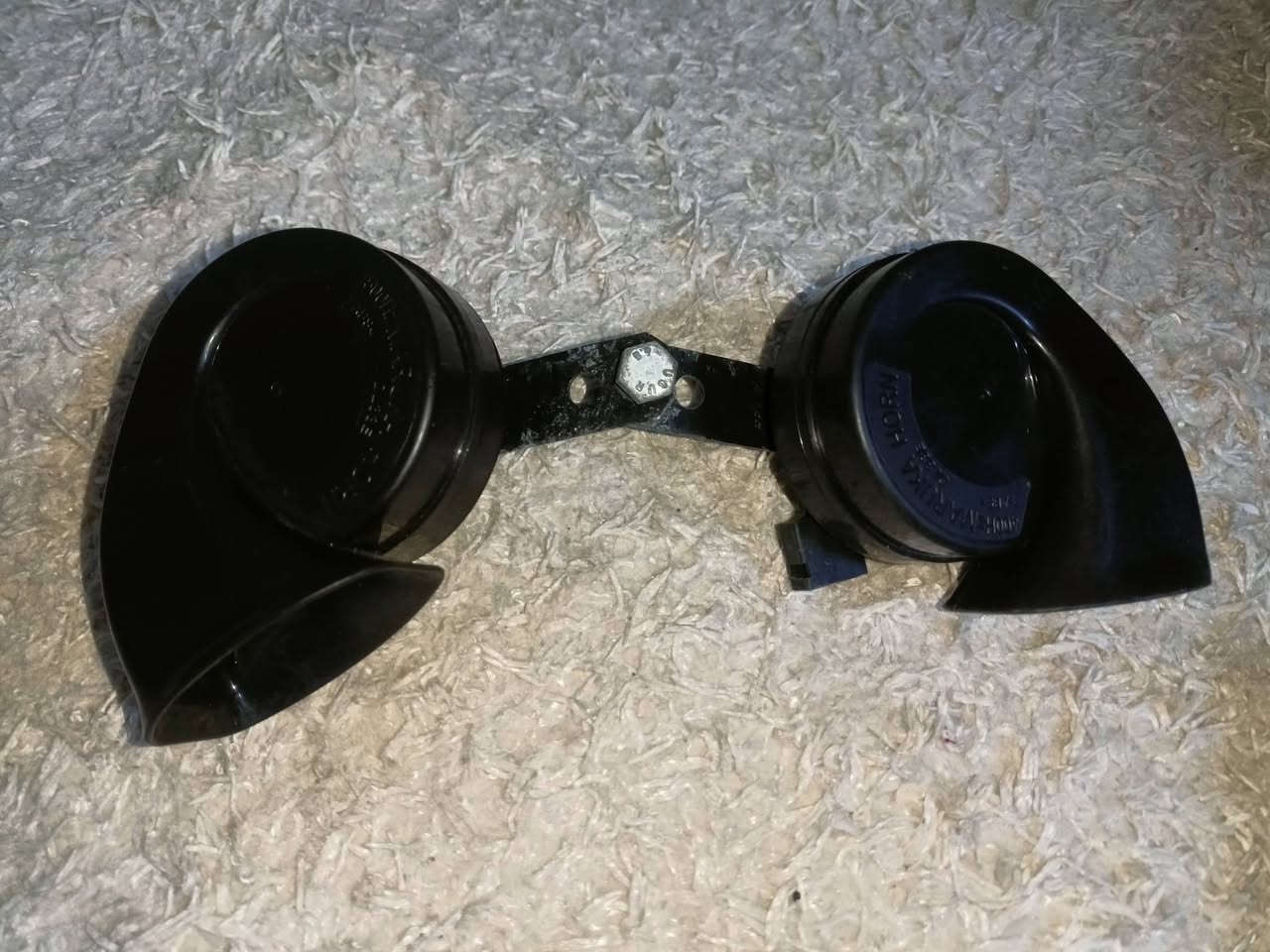 به ناوي خواي گه وره و ميهربان
ئه م ئه شيانه هه يه هي bmw E34 بخوا هه مووي بيلادييه 
به تاك نايفروشم هه مووي افروشم *********** 
سعر ....٢٥٠ هه زاره بيلاي نه بوو نه ته وێت ....له سه ر ده سی ئه دمین گیان....
