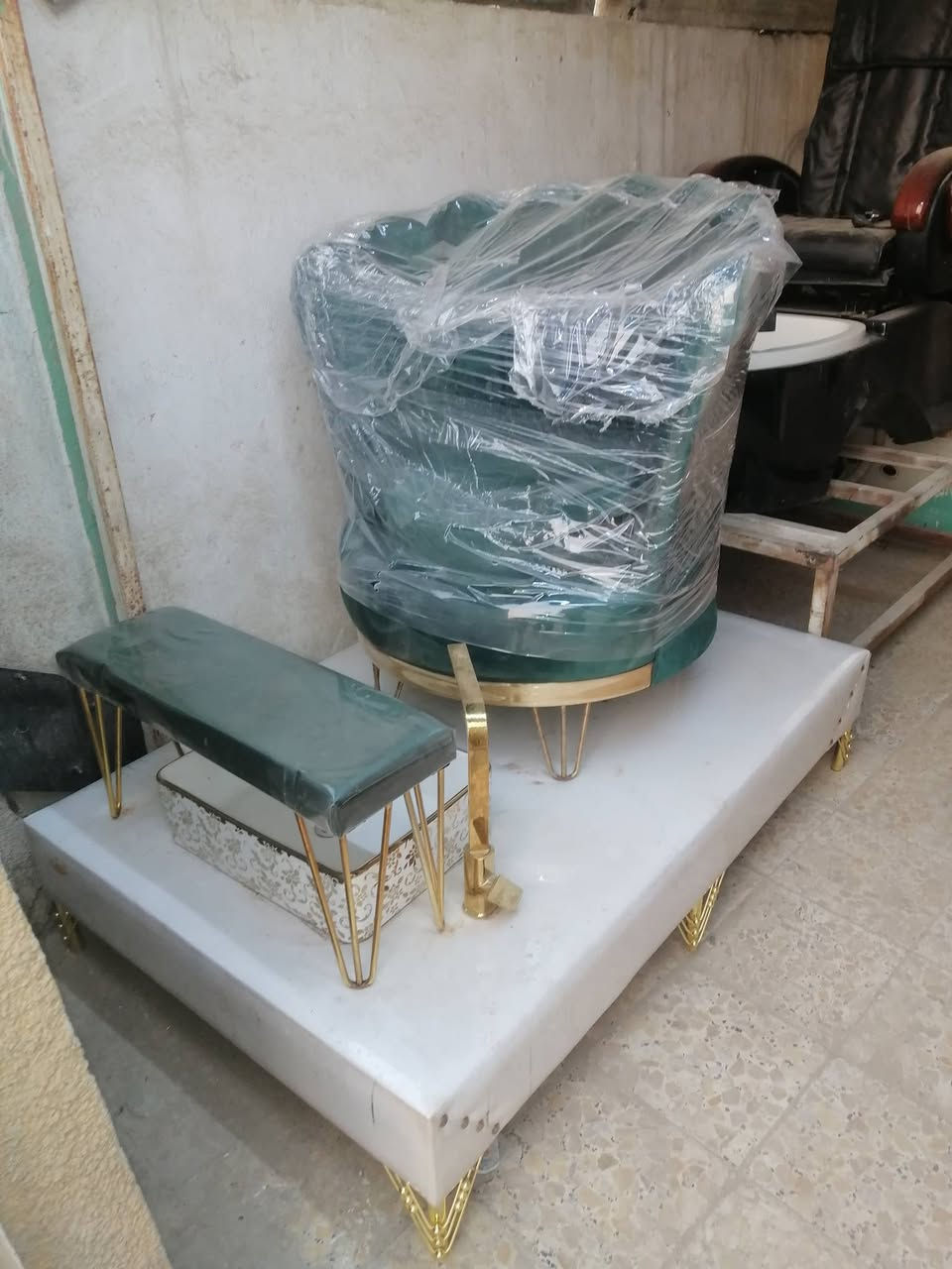 السلام عليكم غراض مستعمله للبيع نظافه ٩٩بالميه بغداد حي القاهره ***********
