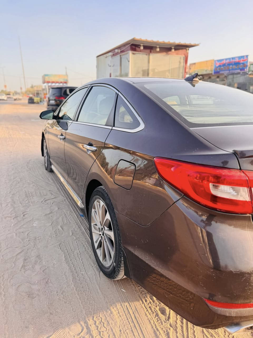 سلام عليكم     ::                                                              سوناتا موديل 2015      
قطعه وحده بنديد فقط الباقي لبل واحد 
بصمه
بصمة اباواب 
رادار جانبي
تحديد مسار  
كزوزين سبورت 
ثلاث انظمة قياده 
تحكم جيهتين
شاشه كامره دواره
تبريد ثلج 
رقم ذي قار بأسمي  مشروع وطني تحويل ثاني يوم 
مكان السياره نجف 
***********
