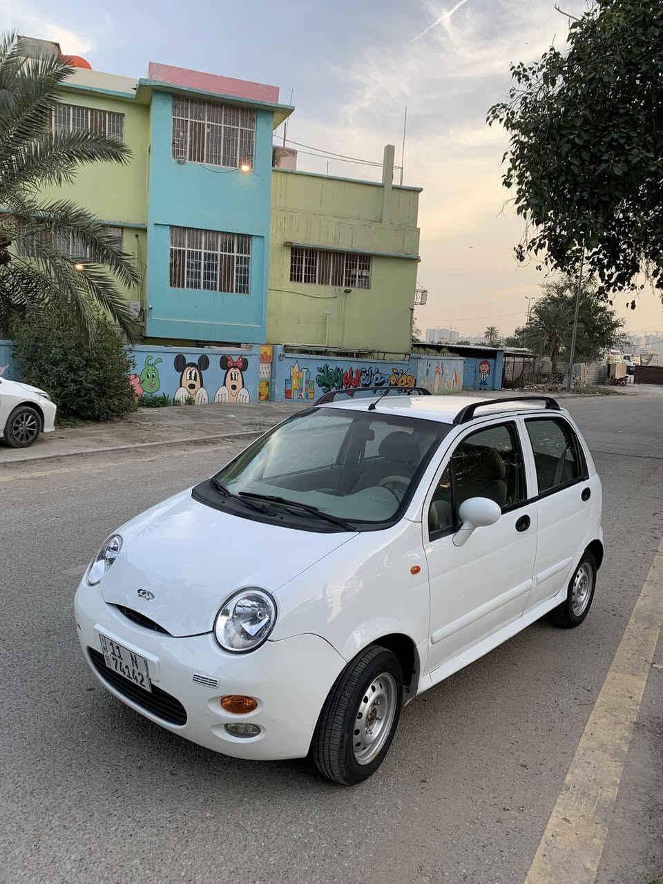 سلام عليكم للبيع فقط QQ 2013 سياره ماشيه 38 الف كيلو متر جديده بمعنى الكلمه بدون حادث كير مكينه تبريد صدر شرط مكينه كير بل كارتون باسمي مشروع وطني معروضه 35 وبيه مجال بسيط ***********
