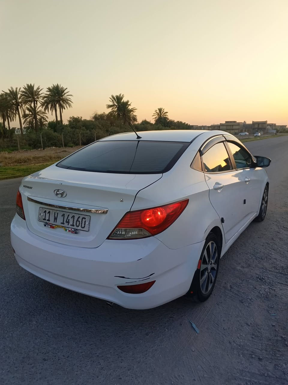 السلام عليكم للبيع اكسنت موديل 2015 خليجي رقم بغداد انكليزي باسمي محرك 1600 فتحه اشاير بلمري شاشه كامره خمسه ويل كب تبريد شغال السياره بيه كم قطعه صبغ (ابيع حزام ) بدون دواخل السعر 87وبيه مجال مكاني بابل محاويل رقم ***********
