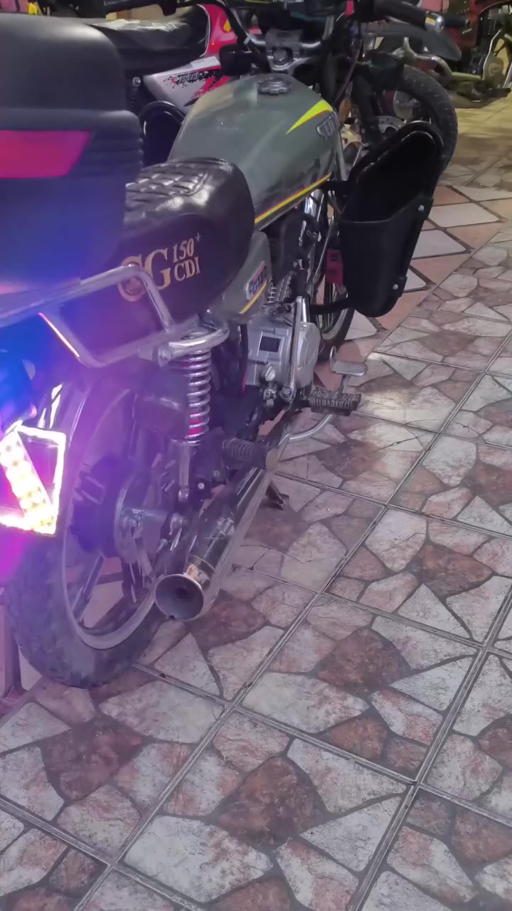 ​🔥 للبيع: وحش الشارع الإيراني (نظافة ومعدل) 🔥
ماطور نظيف جداً، شغل وتوكل على الله.. لا نقص ولا تعب حتى دهن جديد مبدل موتل !

​🏍️ التفاصيل:

​المحرك: ايراني أصلي

​الحالة: الماطور بحالة ممتازة مابيه أي نقص (برغي ما ناقصه).

​الإضافات: مثل ما موضح بالفديو 

​💰 السعر والمجال:

​السعر: 670 ألف

(وبي مجال بسيط للشراي المعتمد اللي يجي ويفحص).

​📍 المكان: [تكريت الديوم]

📞 للتواصل والاستفسار: [ ***********]او مراسلتي خاص
