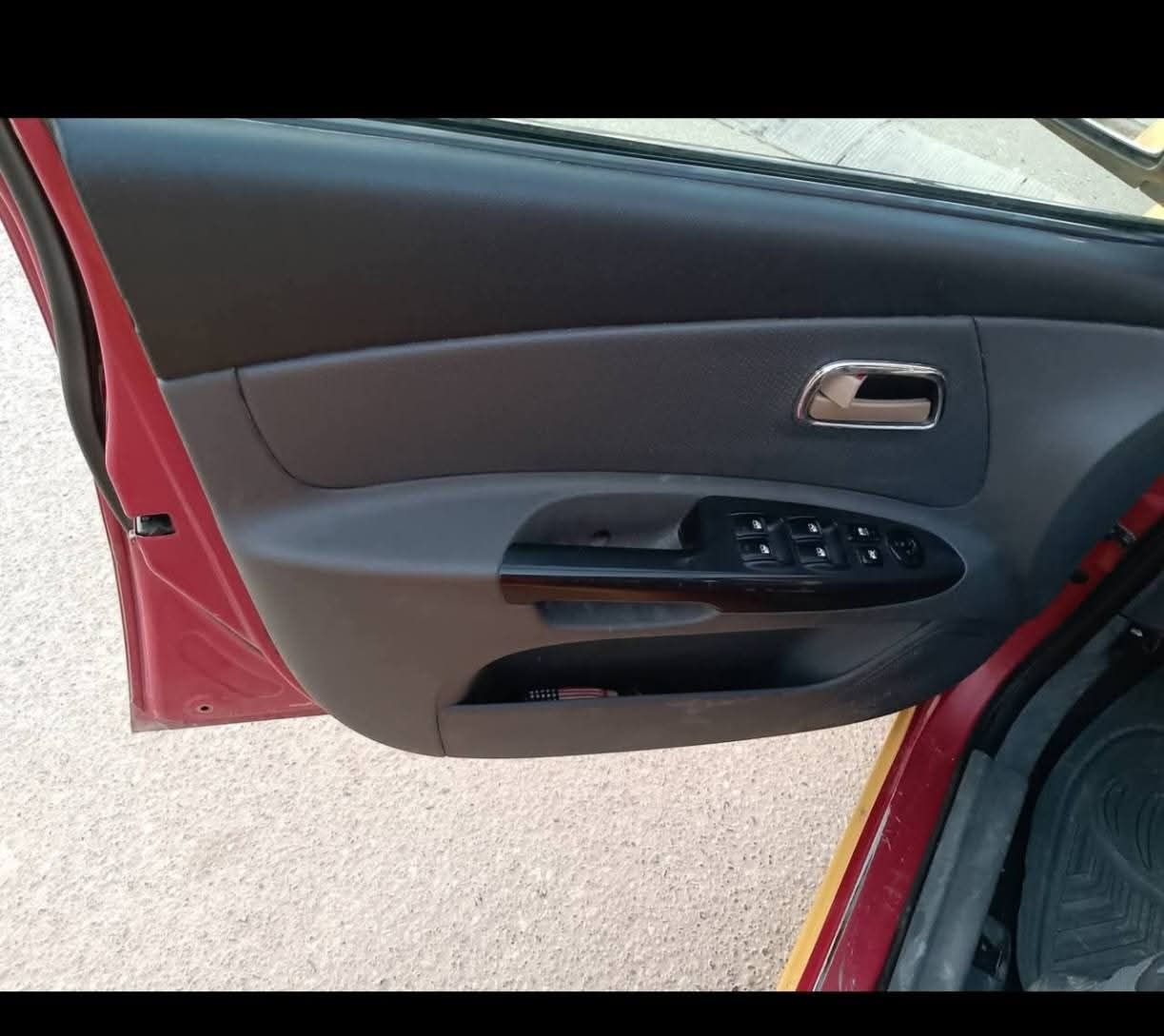 كيا ريو موديل 2007
📍 رقم بغداد – ألماني
✅ شرط الوكالة (التحويل مضمون)
✅ الهيئة والغرامات: صفر
✅ المحرك شرط
✅ الكير شرط
🔧 الملاحظة:
ضرر خفيف بالجامغ الخلفي فقط
❌ بدون دواخل
💰 السعر: 78 بيه مجال
📍 العنوان: الموصل – الجانب الأيمن – حي العامل
📞 رقم الهاتف: ***********
