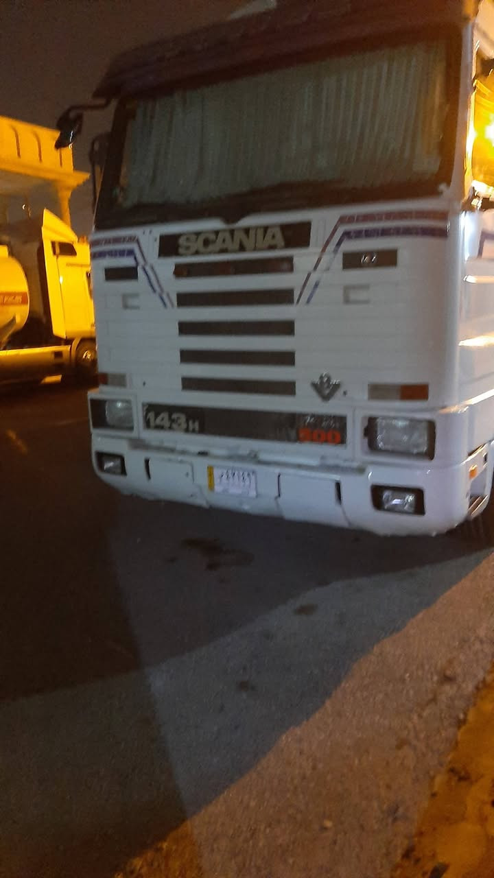 سياره سكانيا جادر 143 حجم 500 بم كهرباءشاصي 10ملم مكينه سوده رقم انكليزي الااتصال على رقم ***********
