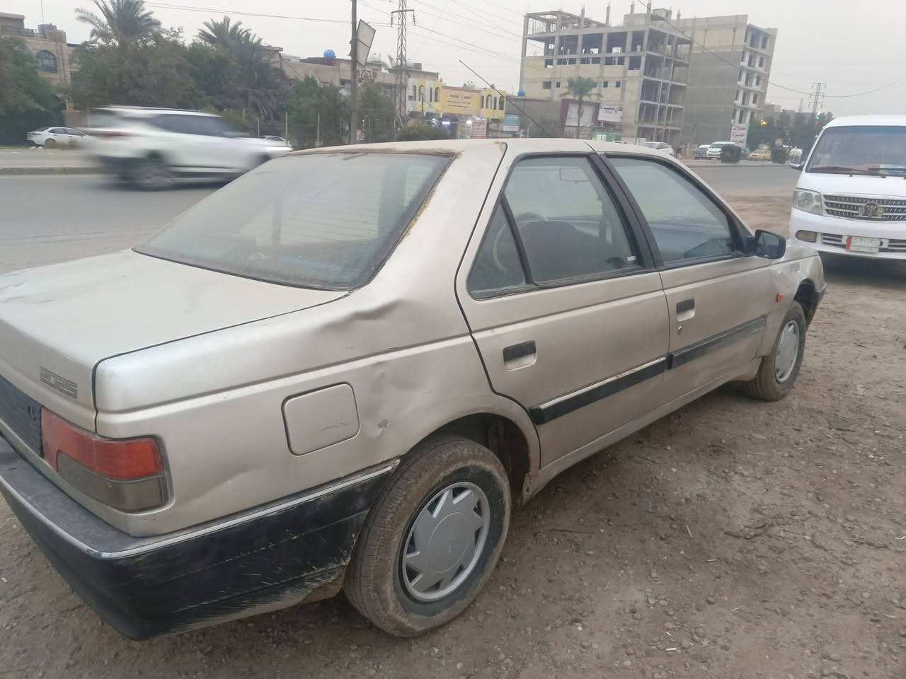 بيجو روى موديل 2009 رقم انگليزي سنوية 29 فقط بيهة ضربة بجهة اليمنة الجاملغ الامامي والخلفي كهربائيات شغالة تخم تاير جديد سيارة حلوة كير مكينة اكسل خير من الله تبريد تدفئة شغالة المكان بغداد السعر خاص الرقم ***********
