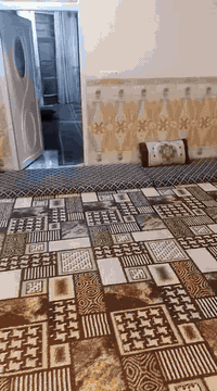 السلام عليكم بيت البيع
في حي الفرسان 

طابو زراعي 

مساحه البيت 150

واجهيه 7ونص

نزال 20

رقم ***********
