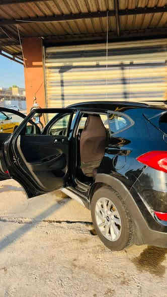 سلام وعليكم.....
من رخصت الادمن سيارة توسان موديل ٢٠١٨ وارد امريكي  فول مواصفات عدة بصمة  تبريد قطعتين امامي خلفي  مناخين
بنراما 4ويل نزول منحدرات ثلاث وضعيات قيادة اربع كشنات تدفئة هيتر ستيرن رادار جانبي اشاير بل مري سيارة خير من الله كير مكينة ترايهة كلش حلو مكينة جيدي اي  مكينة معلايا كازكيت 
سيارة ضرر جنطة ودعامية خلفية بدون دواخل يعني مواصل للحوض  بس بل عراق صار بيها جامرلوغ الامامي صفحة السايق صبغ بدون معجون  بدون دواخل سيارة
السعر ١٦٠ وبيها مجال
الرقم الهاتف ***********
