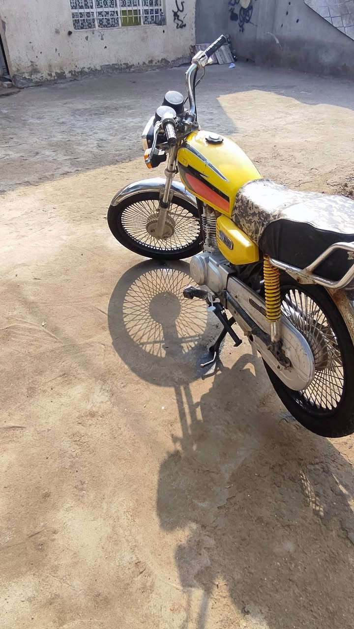 دراجه للبيع محرك مجفت دراجه كهربايات كلها شغاله عوزها بس ربط موديل 20 مكان رفاعي دراجه سعرها 275 بيها مجال دراجه ادوات اكفلك سرقه و عشائر ***********
