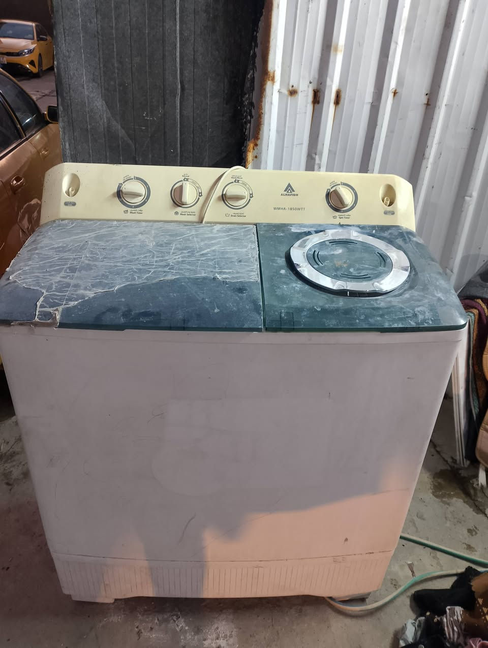 غراض للبيع شارع فلسطين قرب مستشفى الكندي ***********
