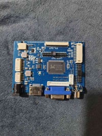 أربع قطع • إكسسوارات إلكترونيات