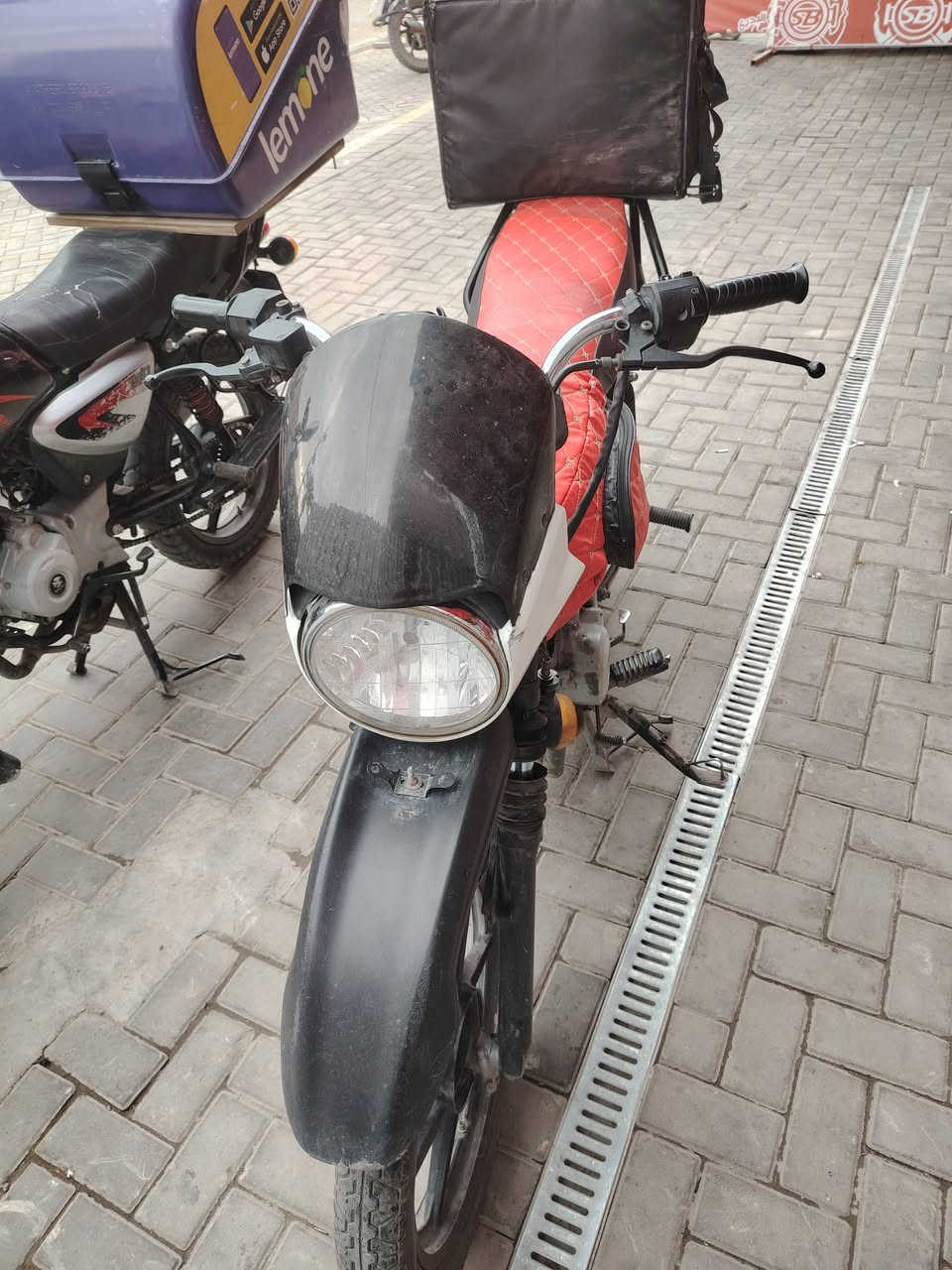 سلام عليكم شباب بوكسر موديل 2021 أوراق ضايعة يرادلها ترتيبات بصيطه
السعر ٨٠٠وبيه مجال
العنوان بغداد العامريه او حي الجهاد
اتصل ***********واتساب فقط مكلف بلنشر
