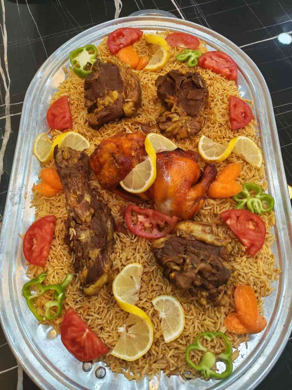 "بسم الله الرحمن الرحيم"
( تم وعلى بركة الله افتتحاح مطعم الاصالة بحلته الجديدة وكادره الجديد) 
ويتوفر لدينا انواع الاكلات والوجبات السريعة 
 مندي دجاج 😋
مندي لحم الحجز مسبق 
تمن ومرق
كباب لحم
كباب دجاج 
تكة دجاج 
مارينا لحم 
مارينا دجاج 
كص دجاج 
بيزا 🍕🍕
ريزو 
بركر دجاج 
بركر لحم 
كنتاكي 
زنكر 
فنكر 
ويتوفر لدينا توصيل 🏍
"مستعدون لتجهيز كافة المناسبات و الاعراس" 
العنوان _عنه_نهاية شارع الحضرة _قرب جامع النور 
بديل مطعم الفخامة للشيف قدوري 
 *********** _اتصال خط _واتساب
