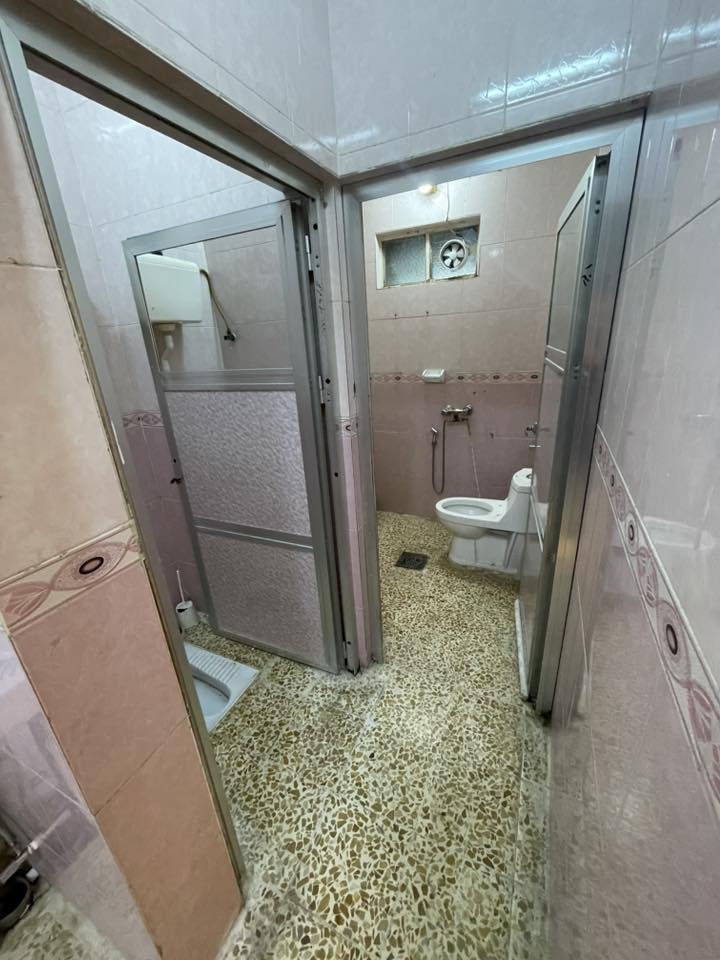 دار لللللايجار لللايجار للللايحار لللايجار لللايجار لللايجار
حي الصديق الاولى 110م طابقين بيت درجة اولى اولى  فول موصفات 
اتجاه الأرض شروق  كل شهر٥٠٠ الف بي مجال ———-***********—***********–***********
