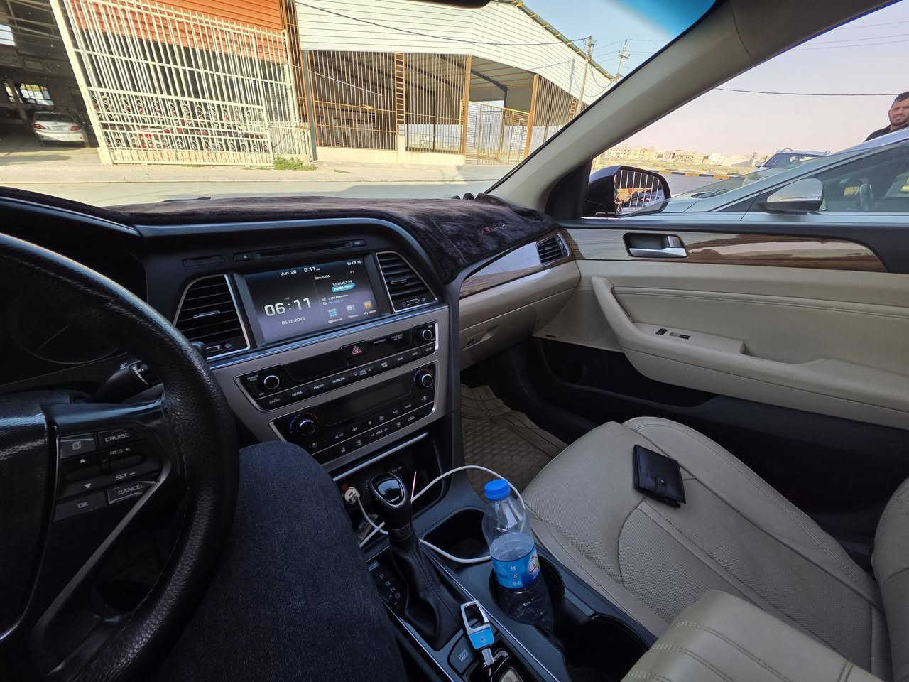 سلام عليكم سوناتا للبيع موديل 2015 السياره فول مفول تخم تايه جديد محرك جديد ماشيه 100 الف ضرر بس بوند مبدل بلادي للاستفسار اتصال على الرقم التالي *********** بي واتساب هم مكان السياره موصل تلعفر
