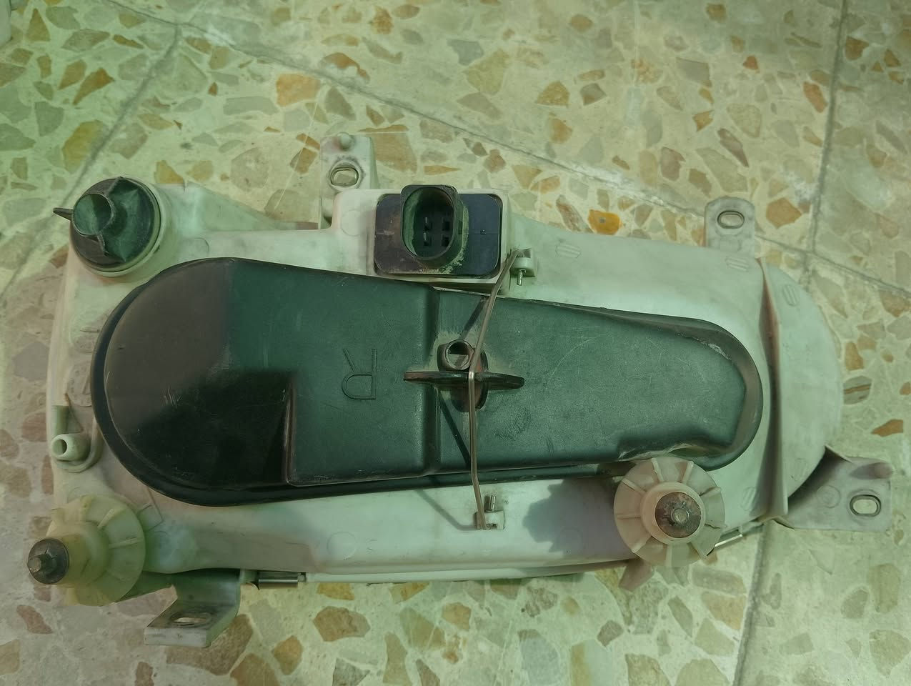 السلام عليكم شباب 
من رخصه الادمن 
عندي مازدات زوج  مال كولف بعت السياره 
وبقن  نظيفات بدون فطور ولا كسر 
للبيع سعرهن 35 الف. ماخذهم ب75 من حجي ليث ...
مكاني بغداد الامين الثانيه شارع نواب الضباط 
للتواصل *********** ابو حور
