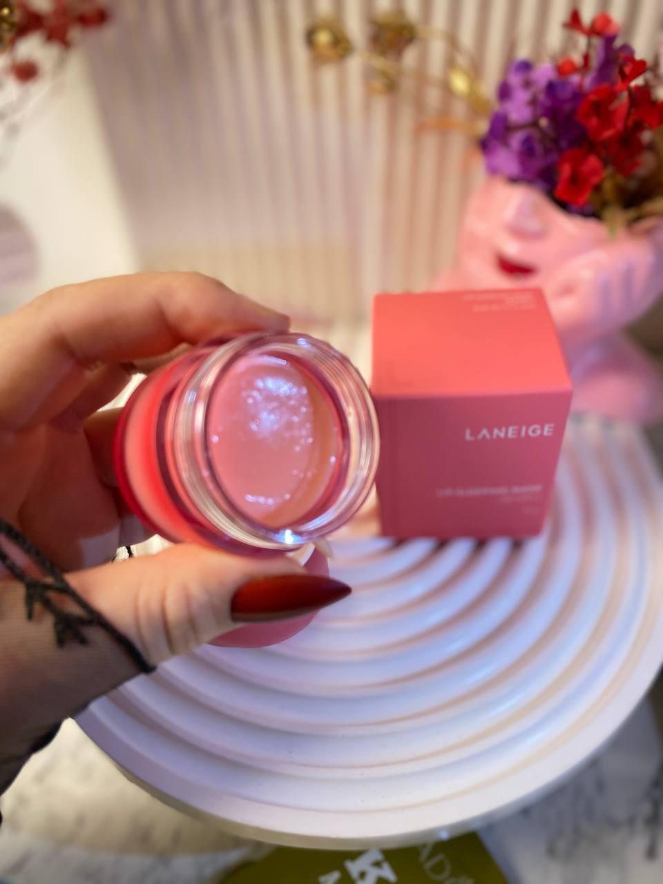 ماسك الشفايف  الكوري لانج المعروف 😍♥️
اقوى مرطب شفة  يورد الشفة  يرطبها جدا 
 ويخليها نضرة وصحيه  يعالج التشققات والسواد👄👄

الاستخدام👀
في الليل قبل النوم على الشفة وخليه للصبح

 الفرق يبين من اول ليلة 😍


**إذا كنت صاحب هذا الإعلان وتريد حذفه لأي سبب، رجاءا أرسل رسالة إلى الدعم الفني**