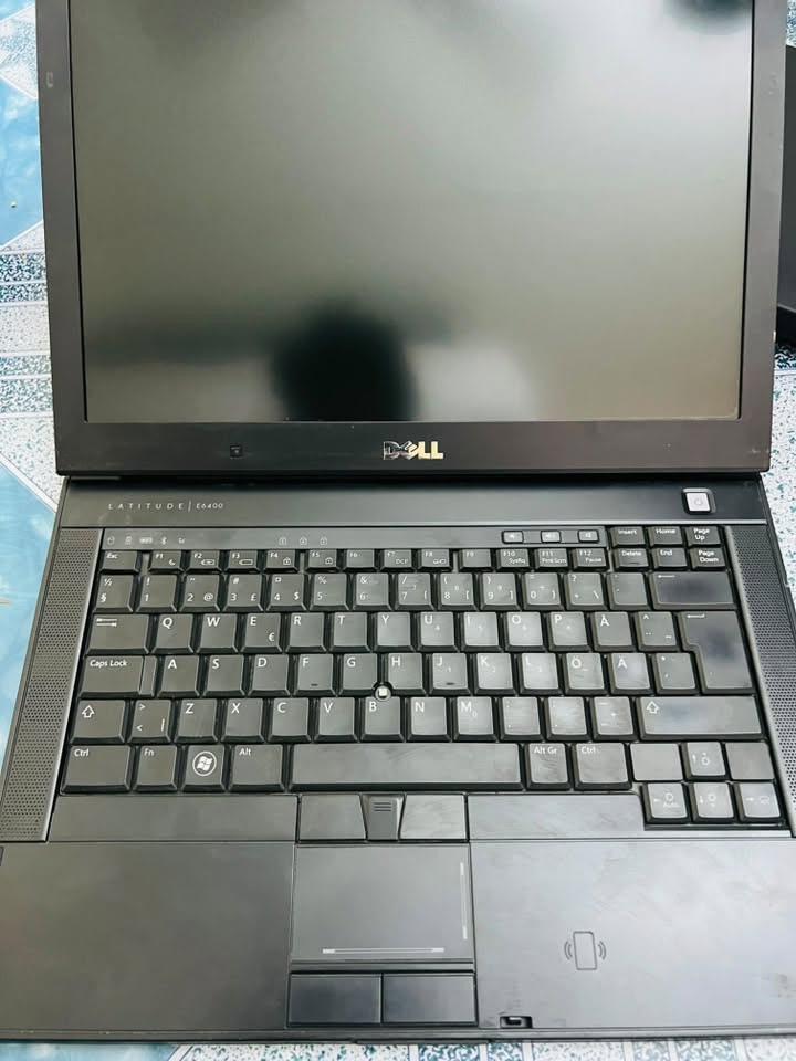 Lenovo ThinkPad T420
الشاشة: 14 بوصة HD (دقة 1366×768) أو HD+ (1600×900)

* المعالج:) Core i7 

* الرام: 4GB إلى 8GB افتراضياً، وقابل للترقية حتى 16GB DDR3

* التخزين: HDD أو SSD حسب النسخة

* كرت الشاشة: Intel HD Graphics 3000،  NVIDIA NVS 4200M

* المنافذ:

    * 3 منافذ USB

    * VGA

    * DisplayPort

    * LAN Gigabit

    * قارئ بطاقات

* الواي فاي: Intel Centrino Wireles

وتحتاج بطارية فقط 

لابتوب الثاني Dell Latitude E643

    الشاشة: 14 بوصة بدقة 1366×768 أو 1600×900.

* المعالج: Intel Core i7 من الجيل الثالث

    الرام: DDR3 حتى 16 جيجابايت (منفذان).

* التخزين: HDD أو SSD SATA مقاس 2.5 بوصة.

* كرت الشاشة:

    * Intel HD Graphics 4000.

    * وبعض النسخ تأتي مع NVIDIA NVS 5200M.

* المنافذ:

    * USB 3.0

    * VGA

    * HDMI

    * LAN

    * قارئ بطاقات SD

    * منفذ Docking في الأسفل. 

    SSD  256 جيجابايت

* رام 16 جيجابايت

درايف انترنت ممحمل الها ف تشتغل عن طريق انتنه انترنت

يرادلها فقط تحميل درايف 

توصيل موجود كافة محافظات العراق 

تواصل واتساب او اتصال ***********
