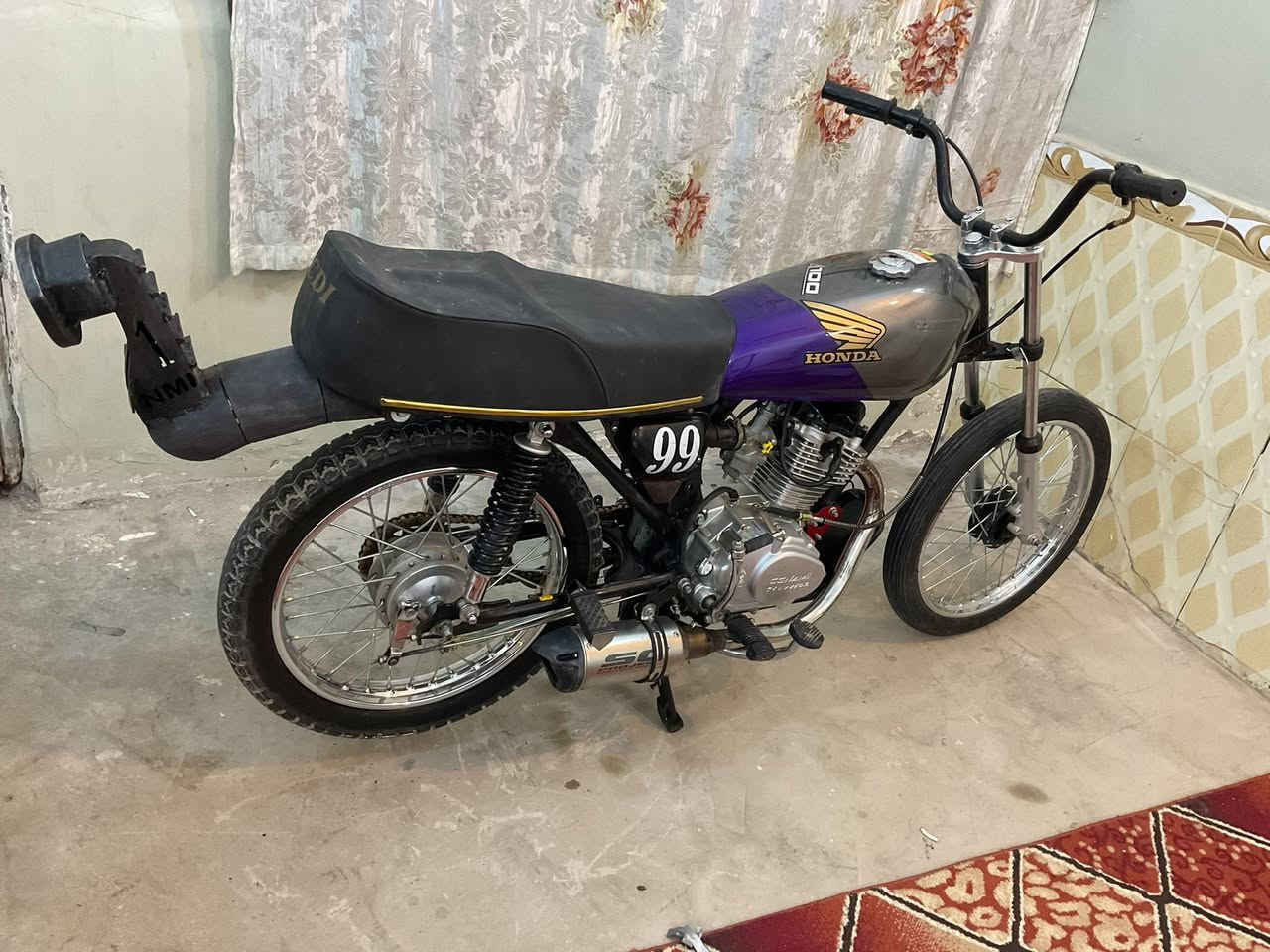 سلام عليكم أربعه كير كلك كلك تعمير 25 ستوني معمرها    محرك سيجي لبيع لسعر 550 وبيها مجال الشراي يجي خاص هاذه رقمي ***********
