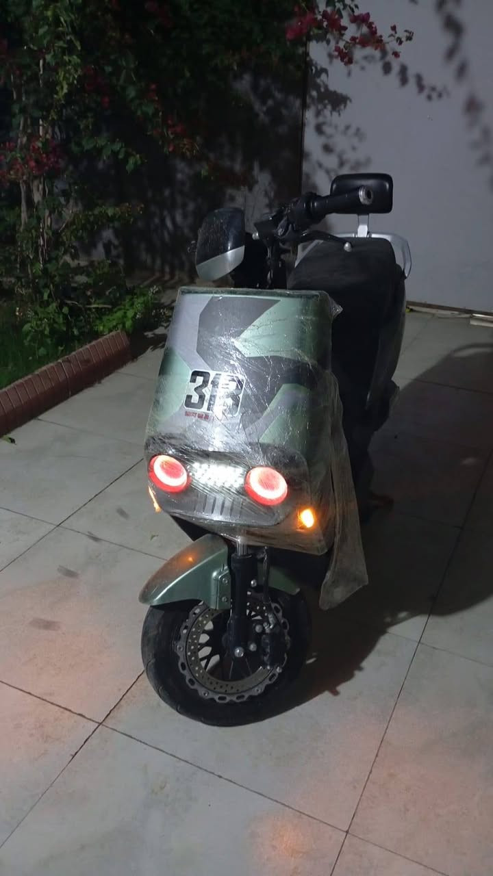 🔥🔥 عرض ناري لفترة محدودة 🔥🔥
دراجة كهربائية مميزة جداً 💯
تصميم عصري + شكل جذاب يخطف النظر 👀
إضاءة قوية وقيادة مريحة 👌
⚡ مناسبة للمشاوير اليومية
⚡ اقتصادية بالشحن
⚡ نظيفة وجاهزة للاستعمال
💥 السعر: 400 فقط (أقل من سعر السوق)
💥 قابل للتفاوض للجادين
📍 الموقع: النجف الأشرف – حي المكرمة – مكتب الرشيد
📞 الرقم: ***********
🚨 لا تضيع الفرصة،  والسعر نازل حيل
أول واحد يتواصل ياخذها! 🚀
