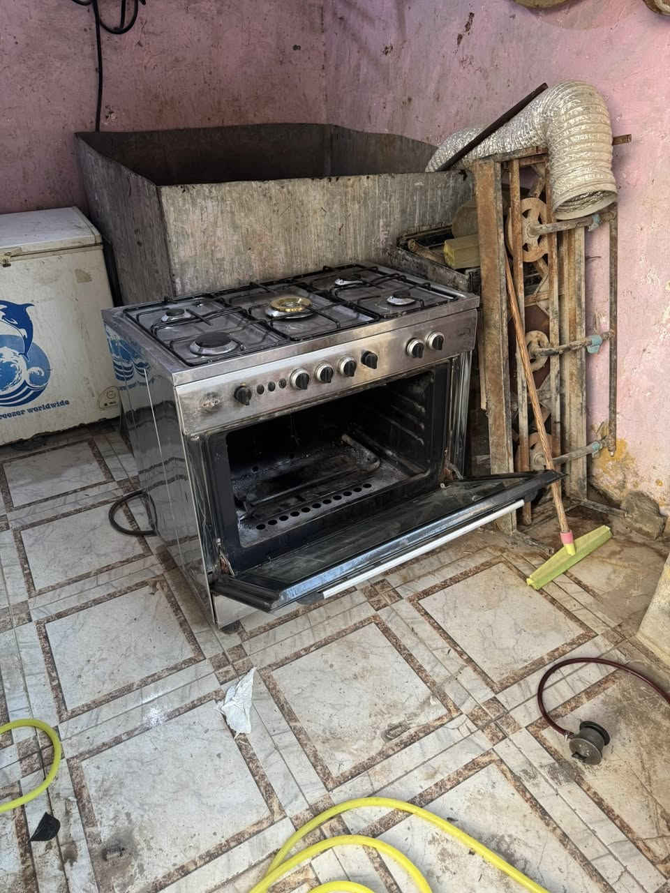 ‏سلام عليكم طباخ مصري فريش فرن فوك وجوه خمس عيون شرط الفحص والشغل ضمان سنة كاملة ‏علوان المحل سومر سوق العصري هذا رقمي ع واتساب *********** ￼
‏ضمان سنة عن الصيانة
