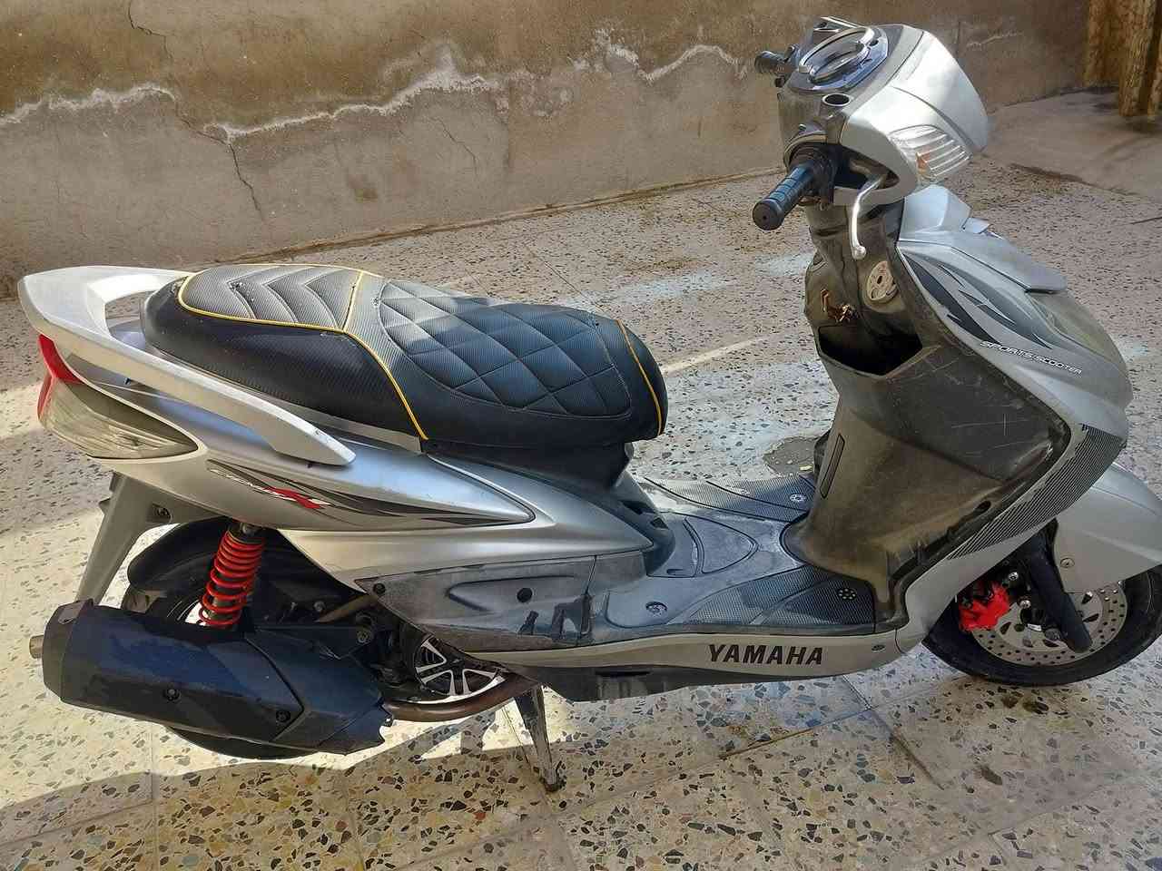 السلام عليكم
سكنس للبيع نوزل الدراجه نظيفه مال رمبه كهربائيات الكل شغال 
الدراجه مامتعوبه السعر 900بيها مجال بغداد مدينه الصدر 
رقم الهاتف ***********
