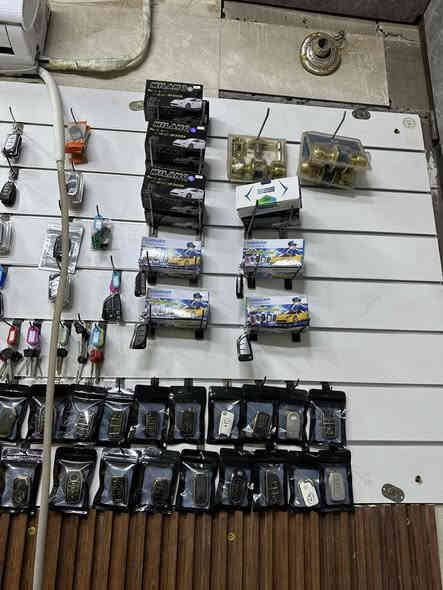 مفاتيح احمد فرع بسمايه 
عمل جميع أنواع المفاتيح والكيلونات والريمونتات والبصمات
فتح الشقق المقفوله وفتح السيارات المقفوله 
العنوان / بسمايه الشارع العام مقابل البوابه الجديده مجاور سومر لل اراكيل 
 الاستفسار / ***********
