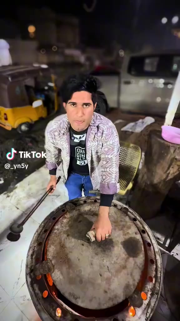 يالله سلام عليكم رمضان كريم عليكم  اليوم المطعم مفتوح من الفطور ألئ السحور باچه كباب معلاك. العنوان قرب جامع الأبرار مقابيل صالون ام اثير رقم الحجز وتوصيل ***********
