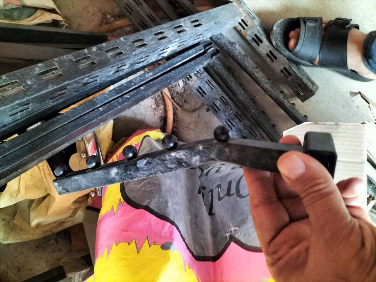 مساطر وستاندات 60متر محل كامل مال ملابس عزلناه
عنوان الحرية 
رقمي ***********
