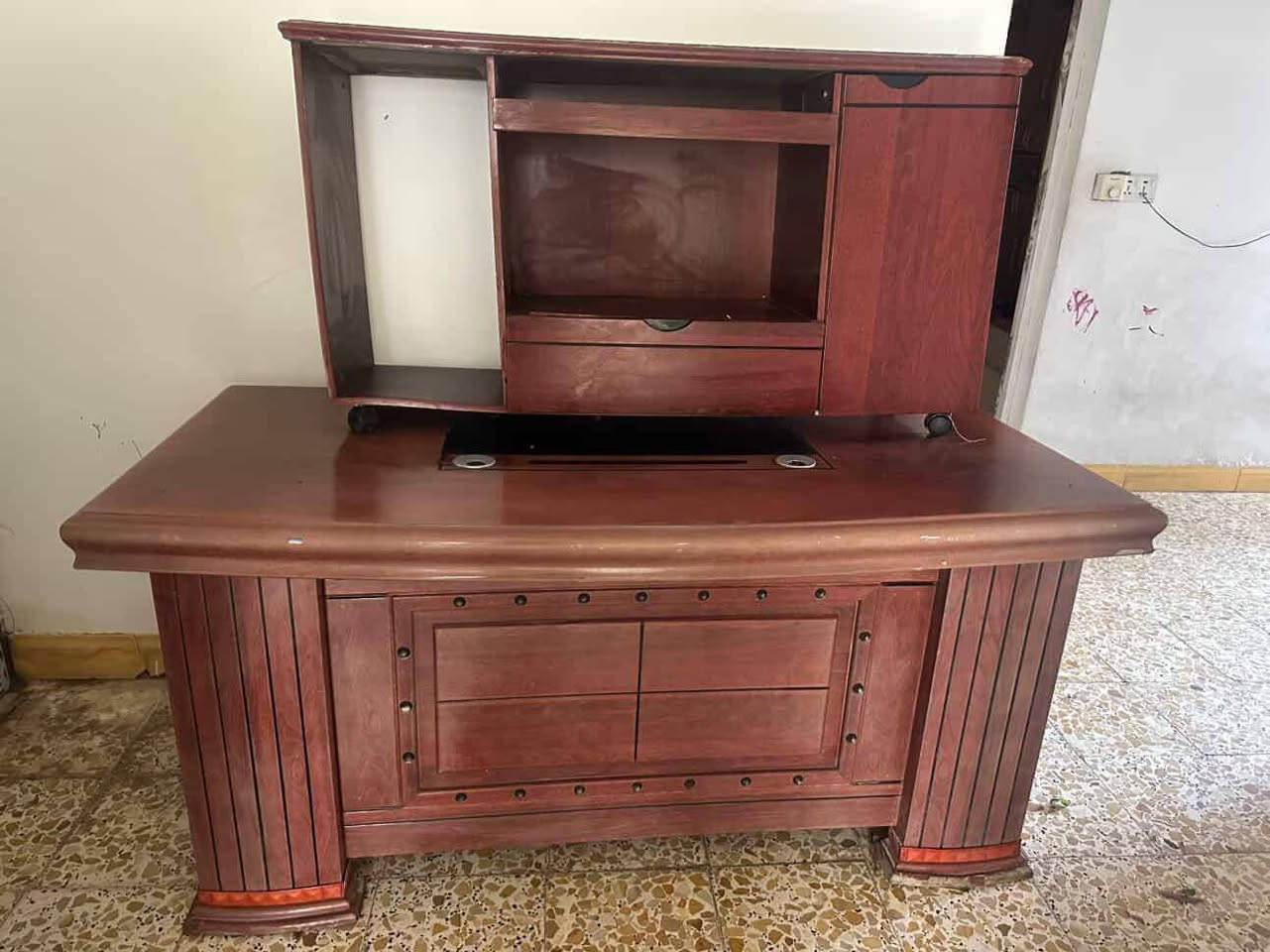 📢 إعلان للبيع 📢
مكتب خشب بحالة جيدة جداً ونظيف، تصميم أنيق ومناسب للمنزل أو المكتب.
يحتوي على أدراج ومساحات تخزين مريحة.
💰 السعر: 170
للتواصل والاستفسار الرجاء مراسلتي على الخاص.


**إذا كنت صاحب هذا الإعلان وتريد حذفه لأي سبب، رجاءا أرسل رسالة إلى الدعم الفني**