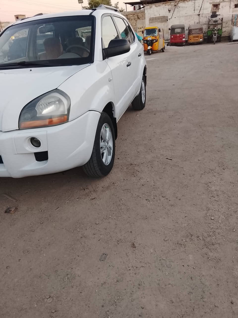 سلام عليكم توسان للبيع موديل 2009 مكفوله من الضربة والتبديل مكينه كير حداده تخم تاير السياره جاهزه من كلشي  ما عدا بيها قطعتين صبغ فقط رقم بصره دولي السعر 110 للأستفسار على الرقم***********
