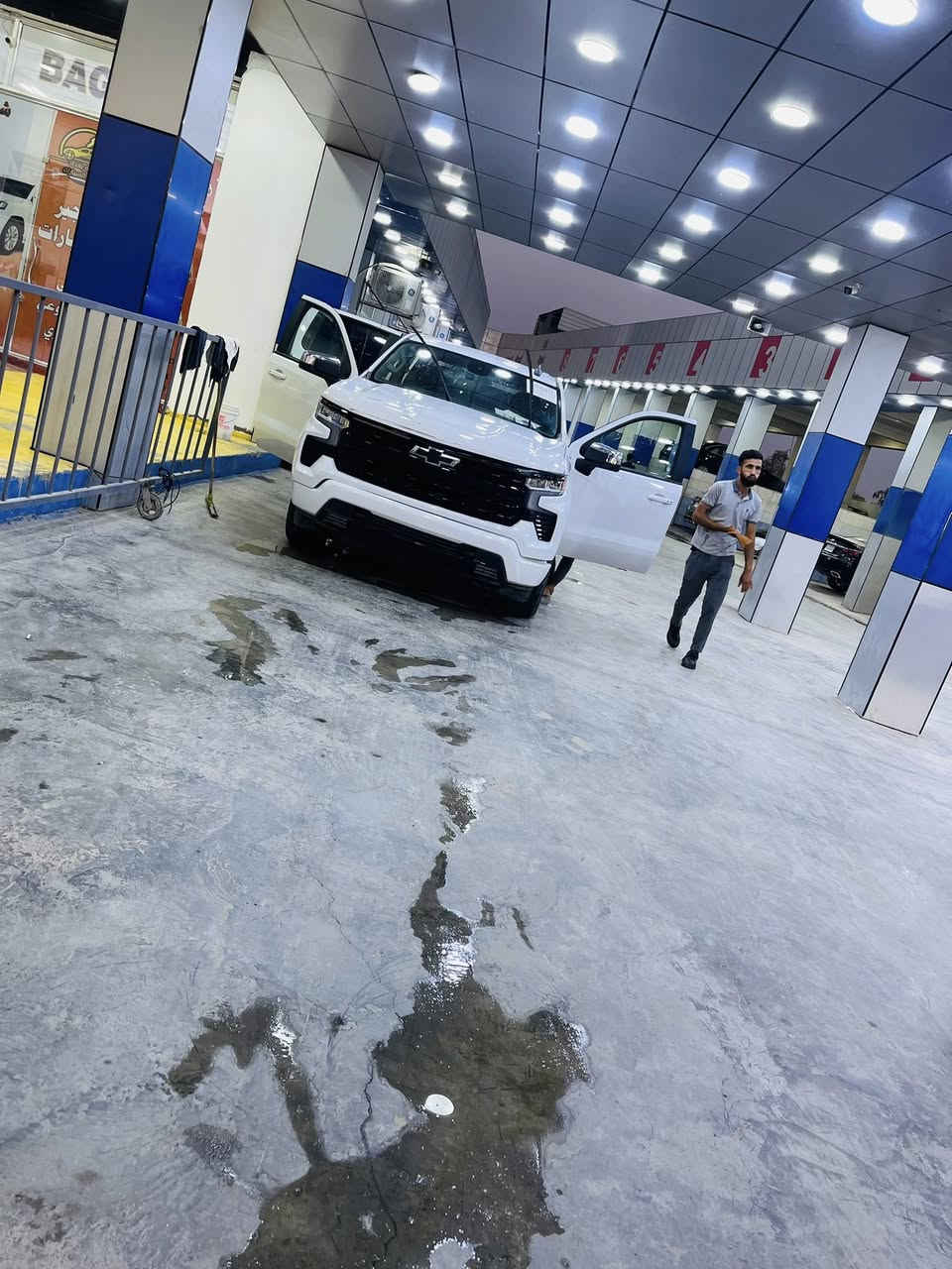 للبيع سلفرادو 2023 Lt
V8
گير تعليك 
فول مواصفات عدا الفتحة
دشبول الشكل الجديد
رقم اربيل باسمي 
بدون صبغ وتبديل  بارد بصيط بخشم البنيد والجاملغ اليمين 
ايرباك راجع سستم 
ماشي 50 الف كم
لايت لد 
قيادة الي 
توقف ذاتي عند الرجوع 
توقف ذاتي امامي 
اي نقص ما بيهة 
هواي مواصفات بيهة بعد 
سعر 320 
***********
صور امريكا مرفقات بالمنشور
