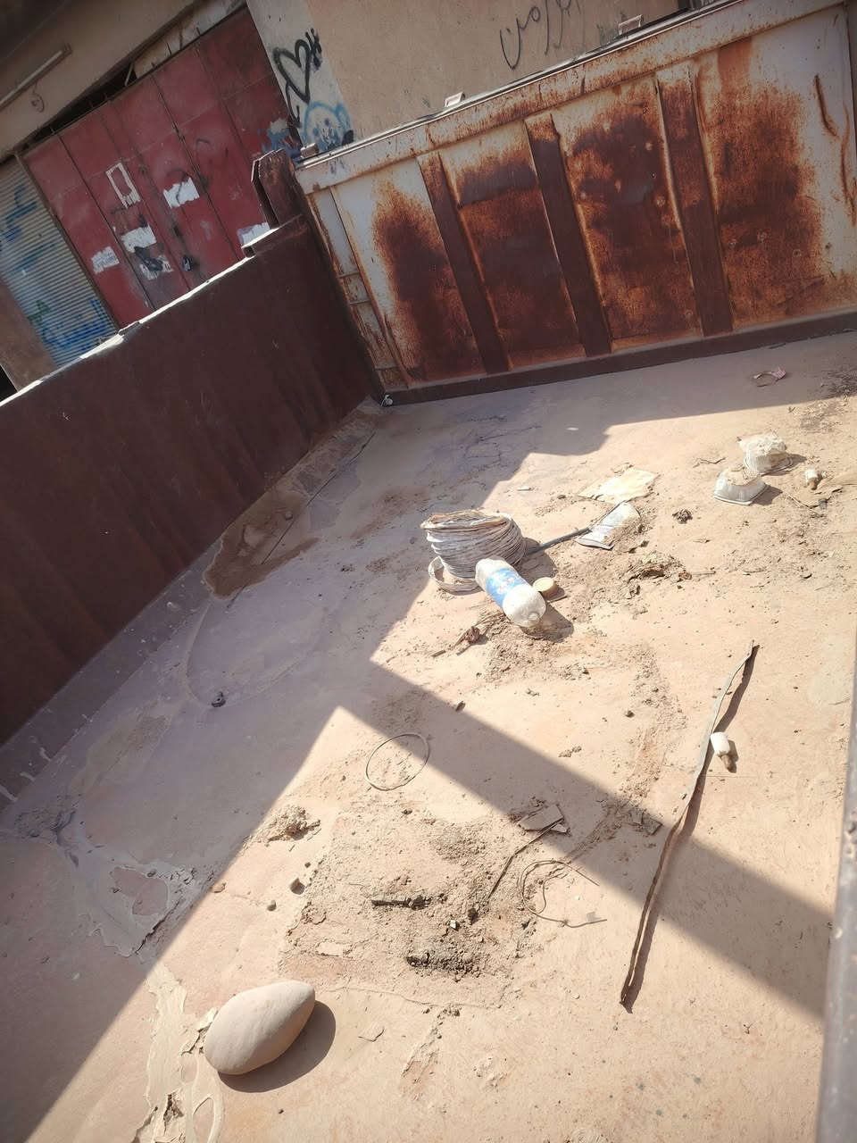 السلام عليكم يوجد بودي قلاب تك سويدي نضيف الساحة جديده الجك ابو الحاسبة السعر 18 بي مجال الرقم***********
