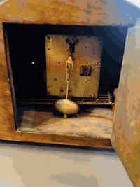 ساعة المانية تكويك جرص عند راس الساعه ومنتصف الساعه نظافة تامة ماكنة نحاس
*********** واتساب المحل في السليمانية يوجد توصيل
