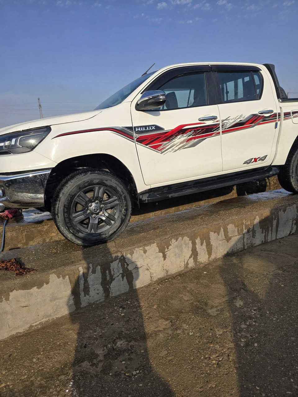 للبيع هايلوكس فور ويل
سونار موجود السعر 325 وبيهه مجال 
موديل 23 
 كير اتو فول مواصفات بصمه تشغيل بصمه باب شاحن
تبريد قطعتين كشنات تبريد 
شاشه كاميرا حساس
رقم سنويه اربيل 
سياره ماشيه 128الف، 
مكان سياره واسط 
للاستفسار اتصال على رقم 
***********
